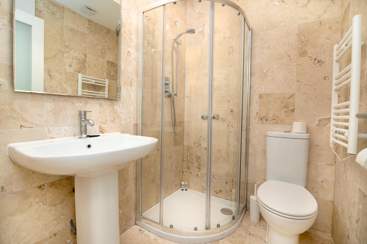 Modern 1 Bed Flat For Up To 2 People In Holborn, London With Free Wifi Apartman Kültér fotó